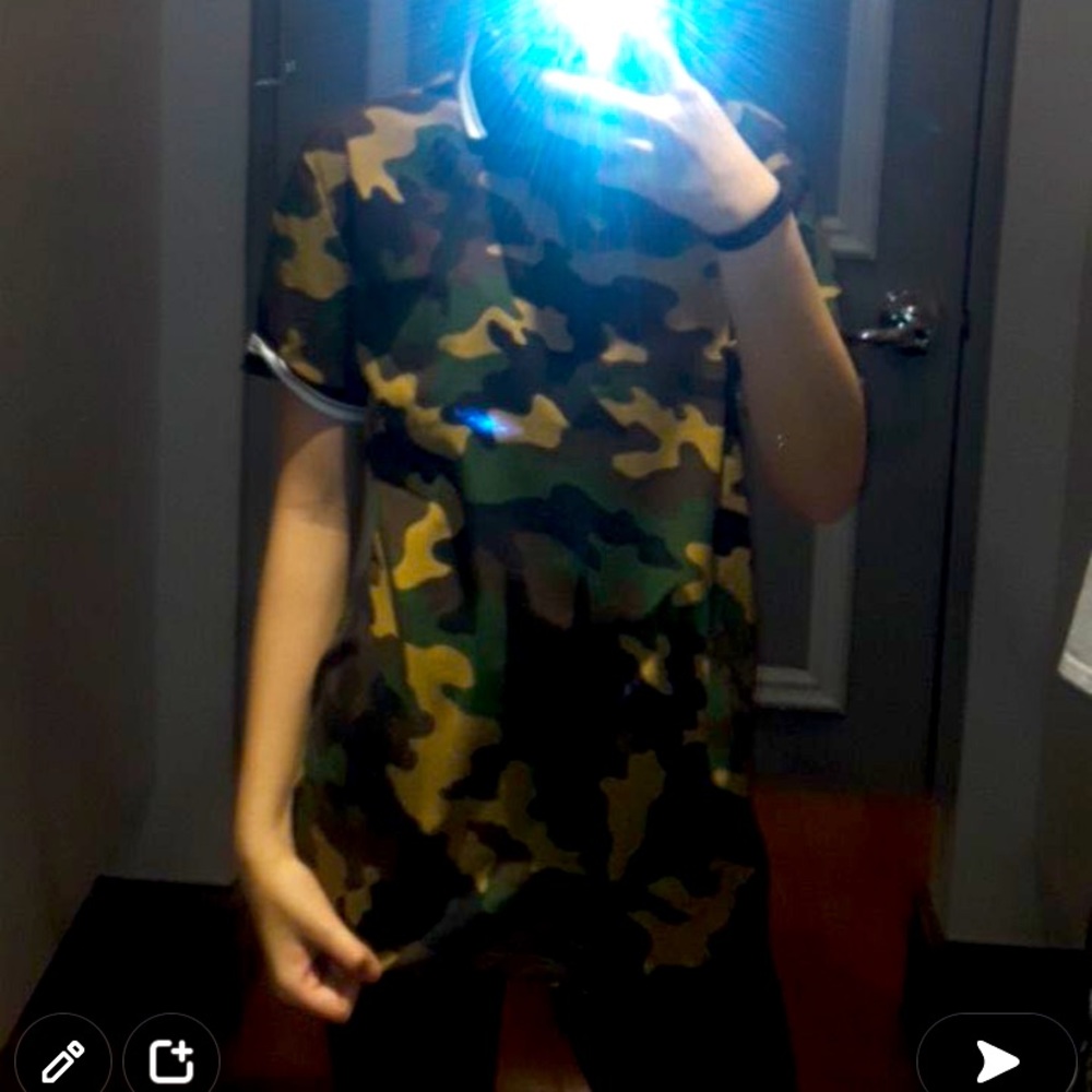 Camouflage collar shirt